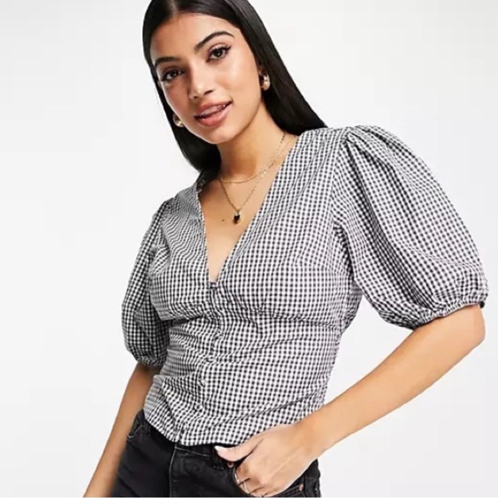 A&F Puff Sleeve V Neck Top